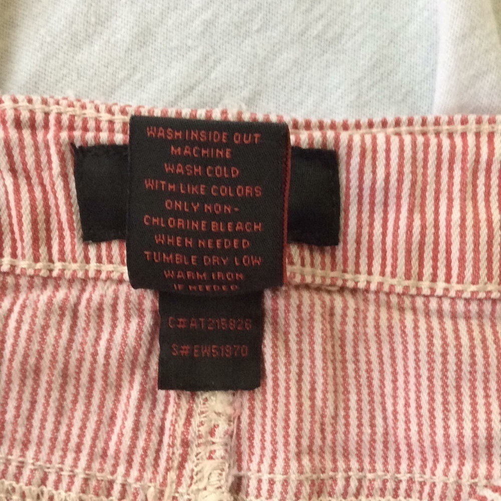 Earl Jeans red & white railroad stripe cropped jeans Size 8 - Picture 3 of 9